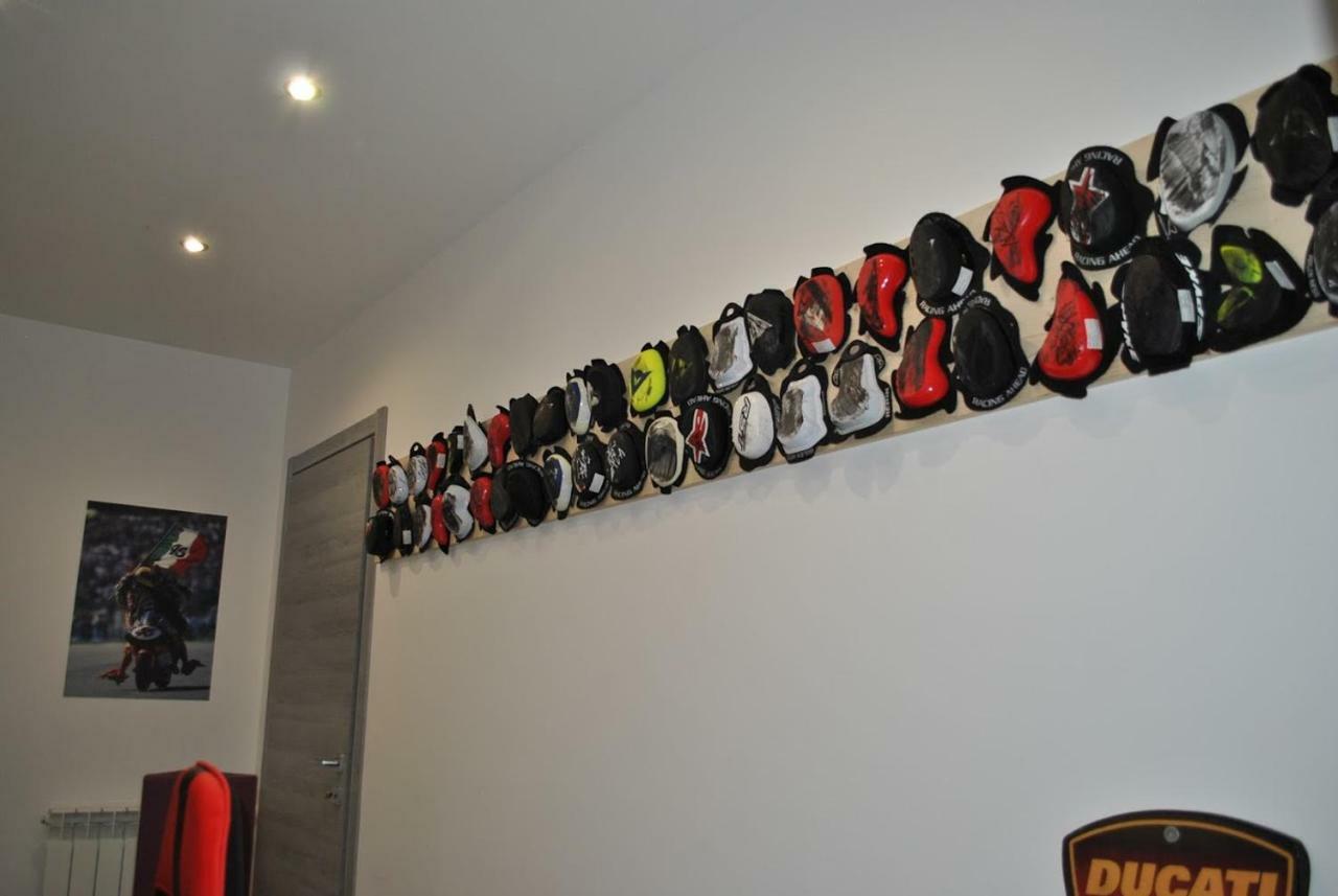 Italian Piston House Sport Moto Rent Acomodação com café da manhã Millesimo Exterior foto