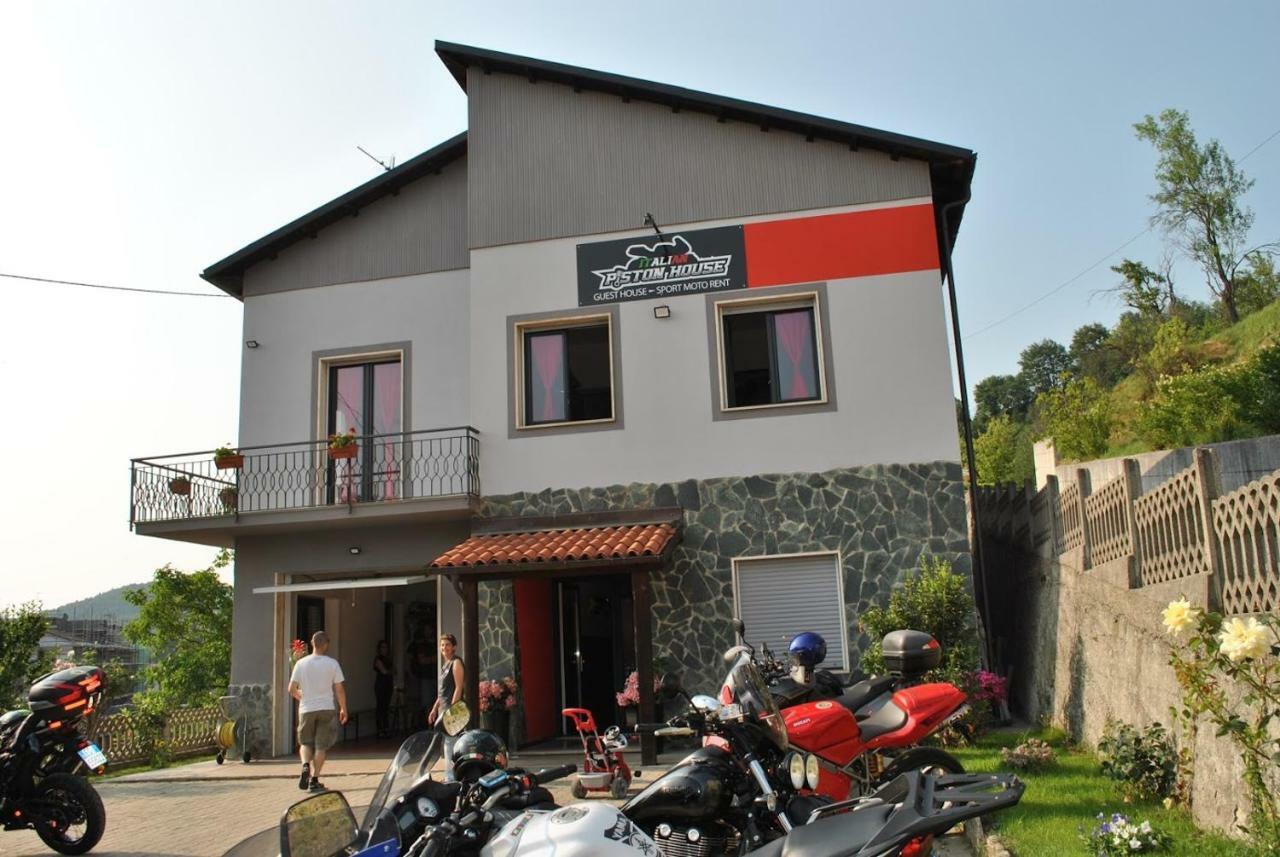 Italian Piston House Sport Moto Rent Acomodação com café da manhã Millesimo Exterior foto
