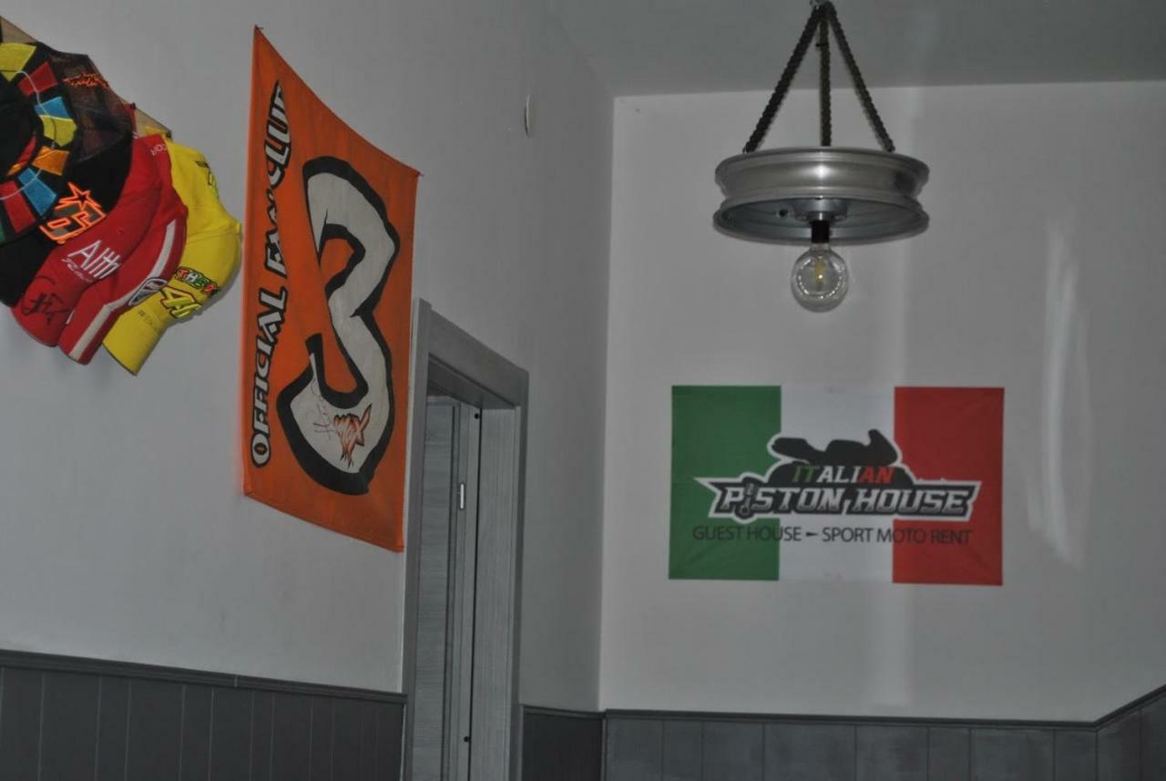 Italian Piston House Sport Moto Rent Acomodação com café da manhã Millesimo Exterior foto