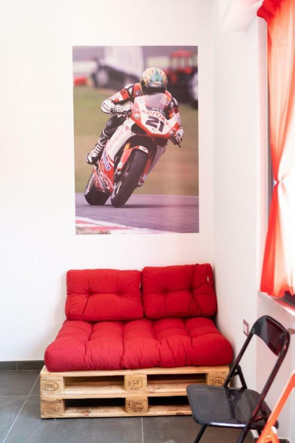Italian Piston House Sport Moto Rent Acomodação com café da manhã Millesimo Exterior foto